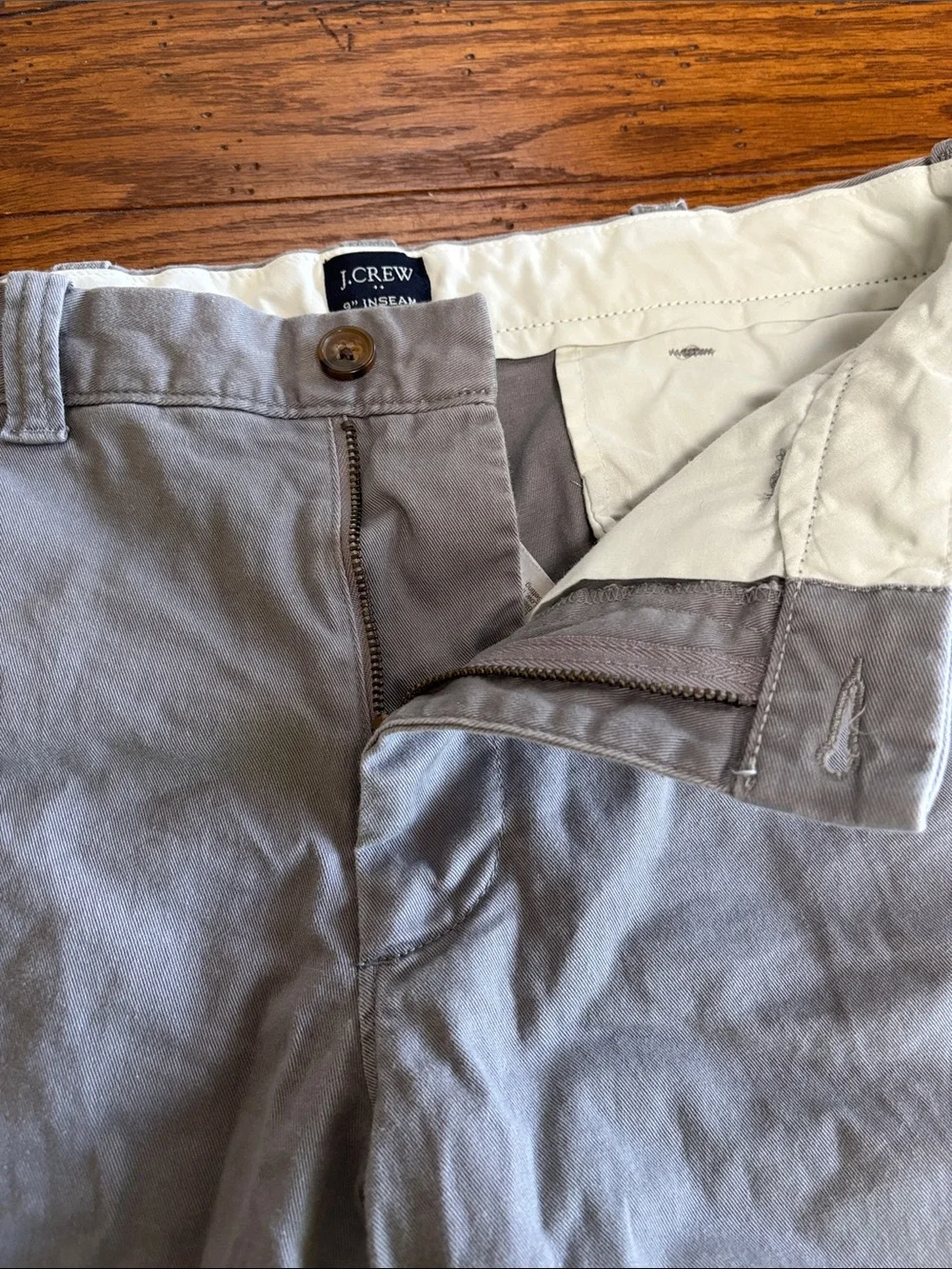 J. Crew 9” Flex Chino Shorts Men’s Gray Cotton Stretch Preppy Casual Size 31